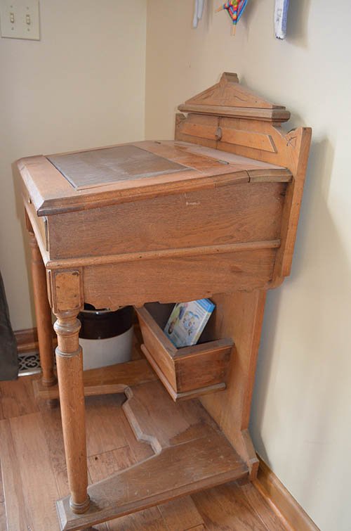 Property photo 90 - Personal Property Auction, Tractor & Implements, Cars, Lawn & Garden, Hunting & Fishing, Guns, Antiques & Collectibles, Household